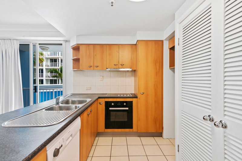 Photo - 2028/2633 Gold Coast Highway, Broadbeach QLD 4218 - Image 6