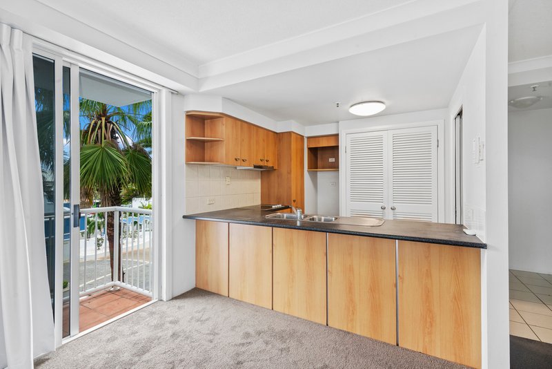 Photo - 2028/2633 Gold Coast Highway, Broadbeach QLD 4218 - Image 7