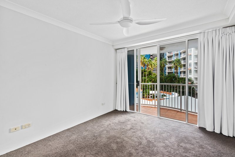 Photo - 2028/2633 Gold Coast Highway, Broadbeach QLD 4218 - Image 8