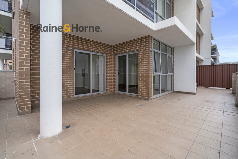 Photo - 20/3-5 Browne Parade, Warwick Farm NSW 2170 - Image 6