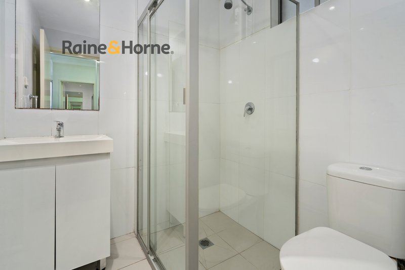 Photo - 20/3-5 Browne Parade, Warwick Farm NSW 2170 - Image 10