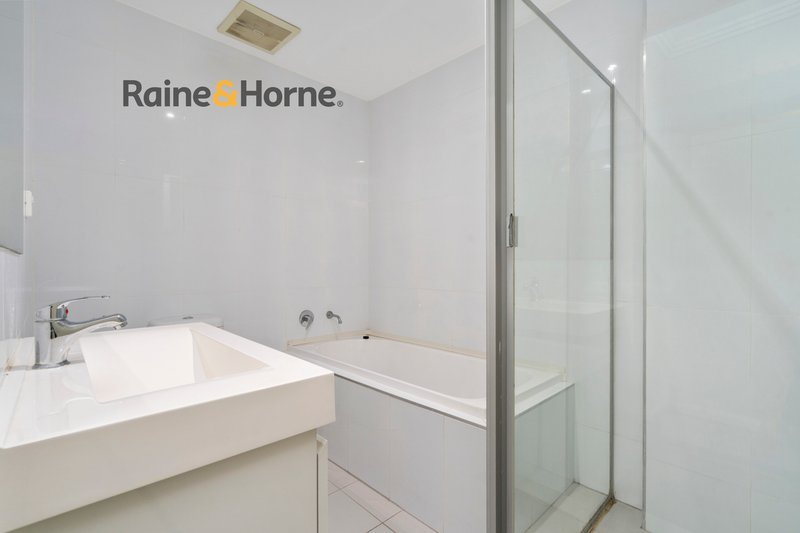 Photo - 20/3-5 Browne Parade, Warwick Farm NSW 2170 - Image 12