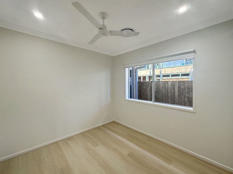 Photo - 203 Belvedere Drive, Spring Mountain QLD 4300 - Image 11