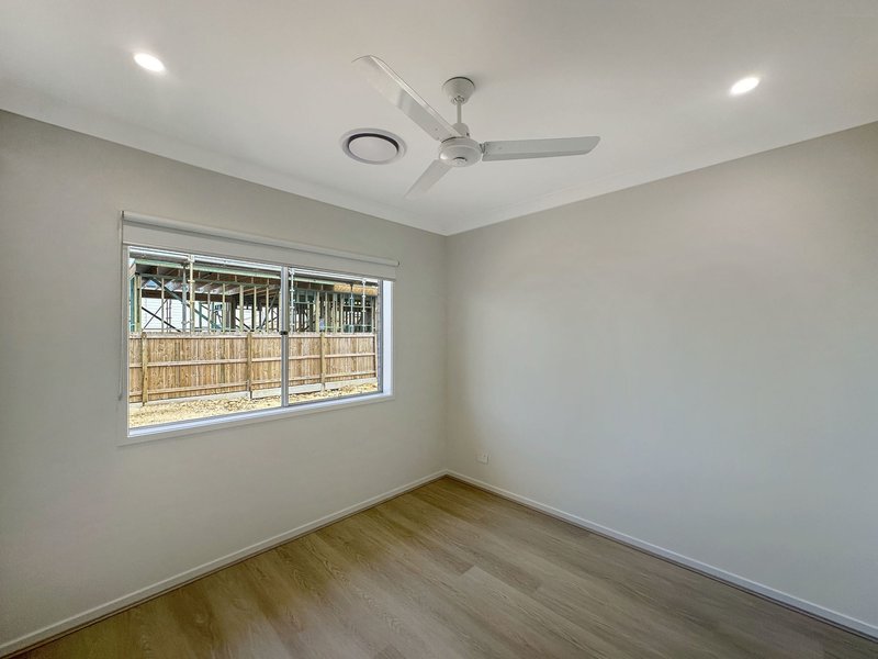 Photo - 203 Belvedere Drive, Spring Mountain QLD 4300 - Image 9