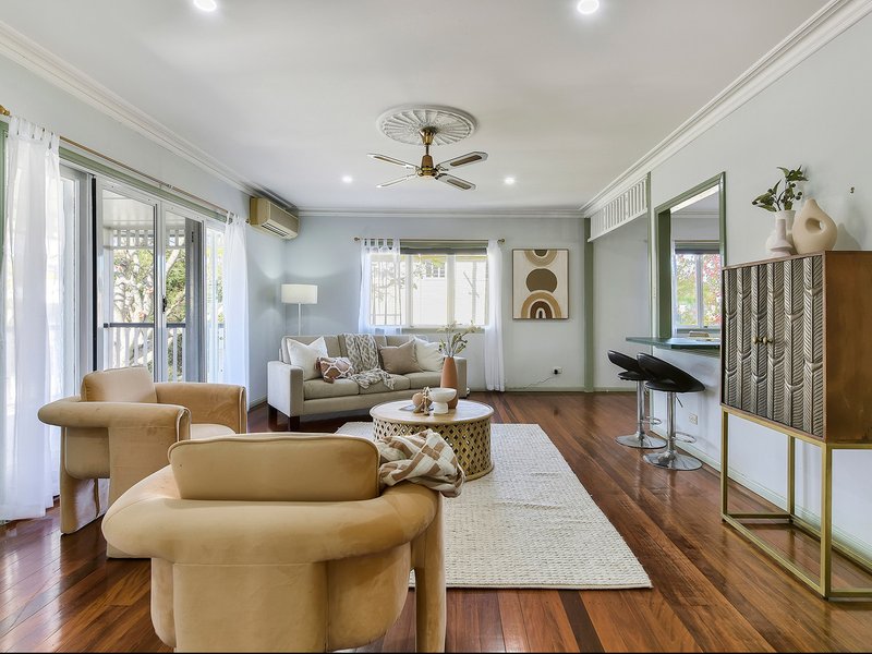 Photo - 203 Edinburgh Castle Road, Wavell Heights QLD 4012 - Image 3