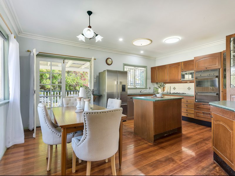 Photo - 203 Edinburgh Castle Road, Wavell Heights QLD 4012 - Image 5