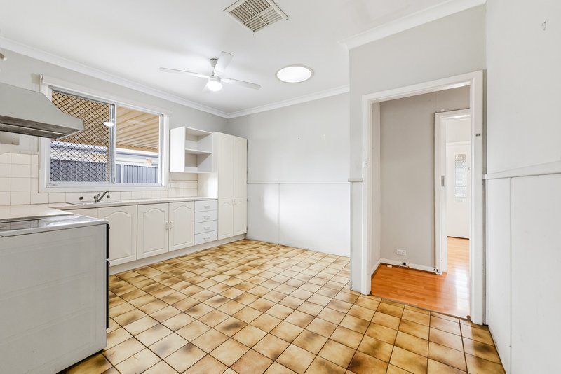 Photo - 203 Gabriel Street, Cloverdale WA 6105 - Image 19