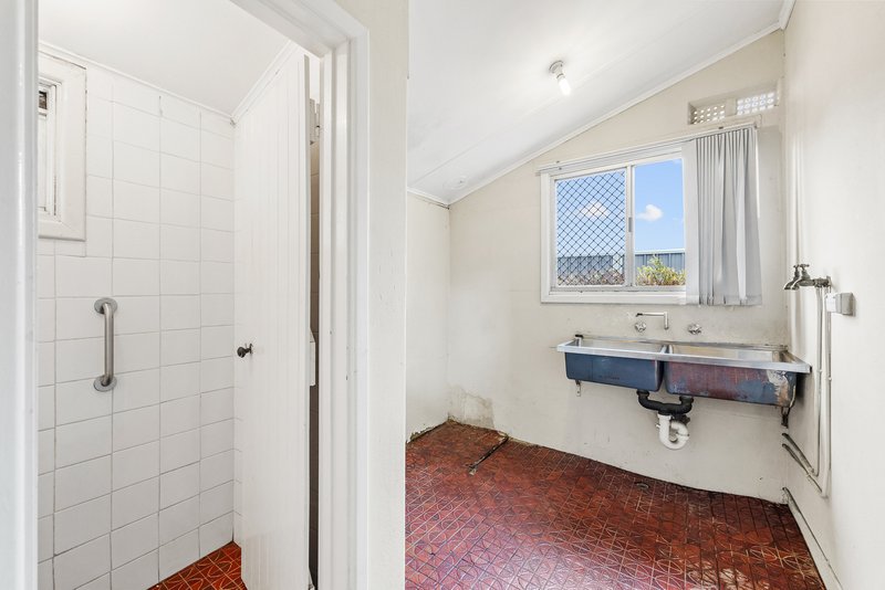 Photo - 203 Gabriel Street, Cloverdale WA 6105 - Image 29