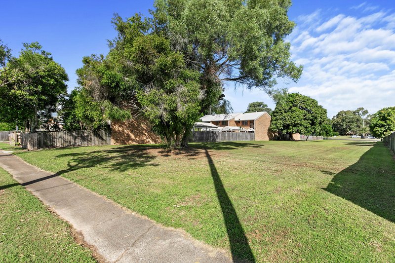 Photo - 203 Torquay Terrace, Torquay QLD 4655 - Image 8