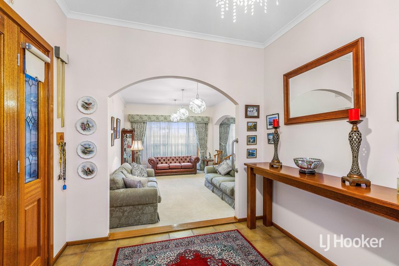 Photo - 203 Victoria Street, Altona Meadows VIC 3028 - Image 3