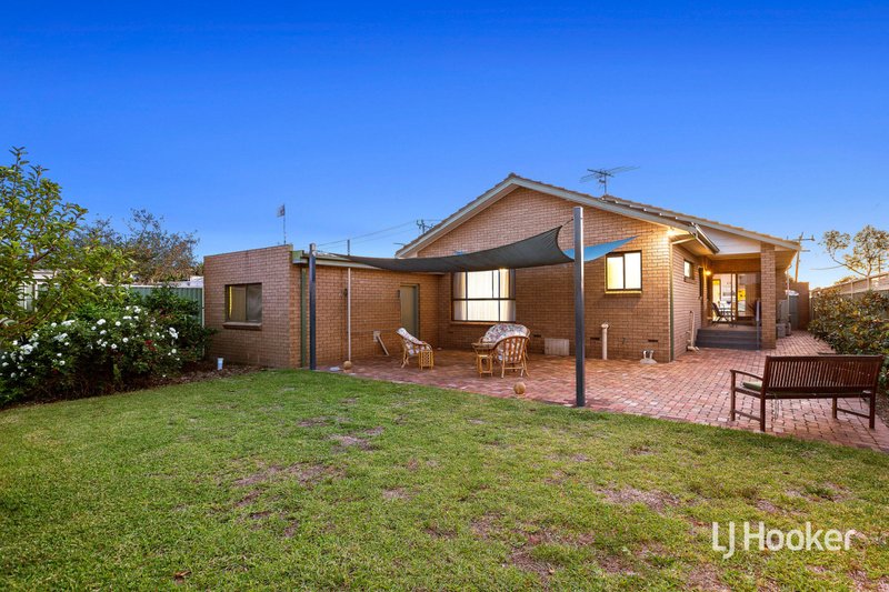 Photo - 203 Victoria Street, Altona Meadows VIC 3028 - Image 18