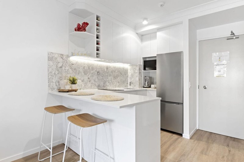 Photo - 203/1-8 Paradise Island, Surfers Paradise QLD 4217 - Image 3