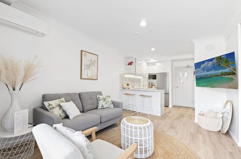 Photo - 203/1-8 Paradise Island, Surfers Paradise QLD 4217 - Image 5