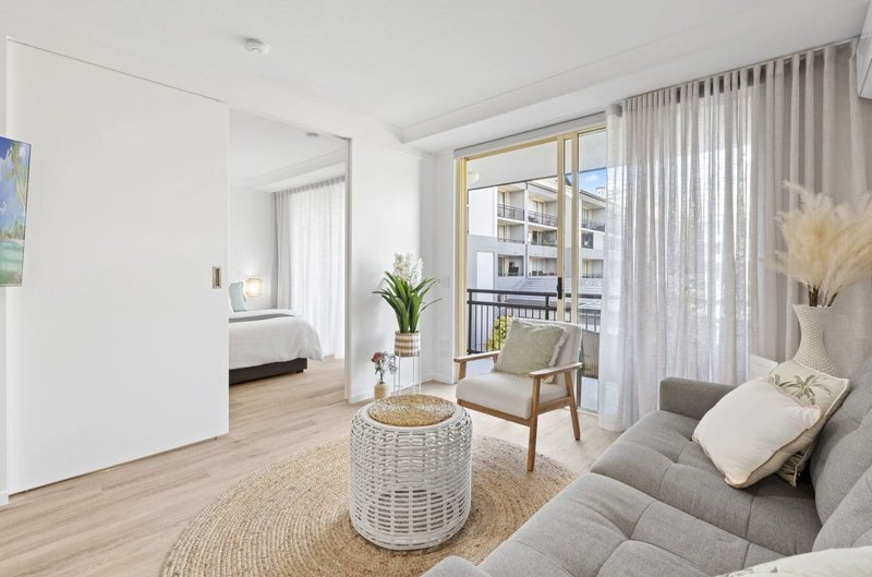 Photo - 203/1-8 Paradise Island, Surfers Paradise QLD 4217 - Image 6