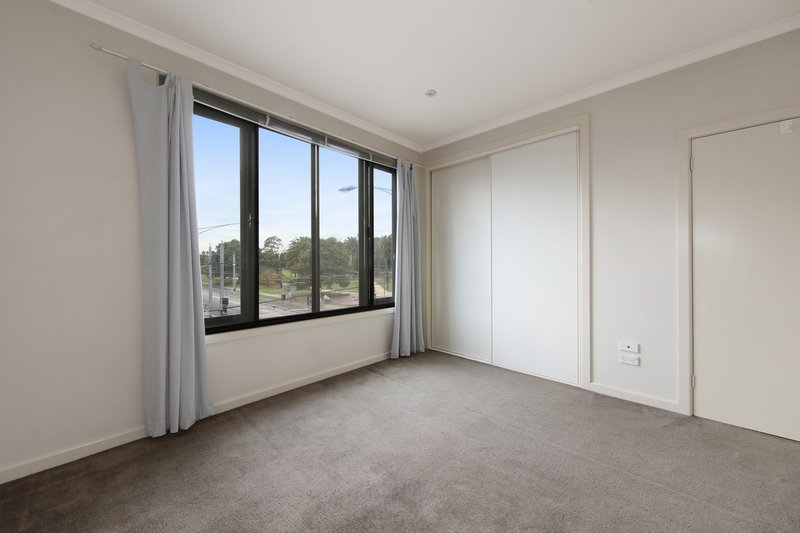 Photo - 203/100 Hawthorn Road, Caulfield North VIC 3161 - Image 7