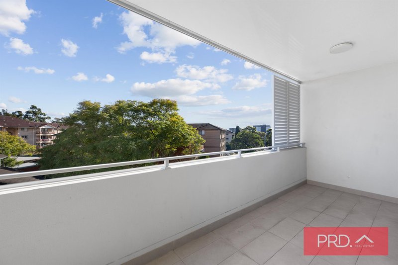 Photo - 203/123 Castlereagh Street, Liverpool NSW 2170 - Image 9