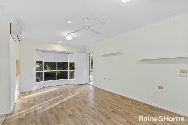 Photo - 203/15 Lorraine Avenue, Berkeley Vale NSW 2261 - Image 4