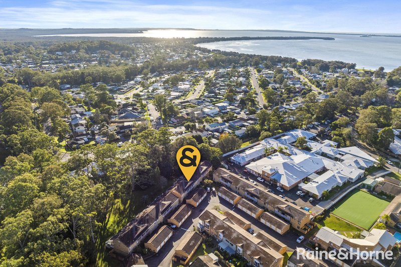 Photo - 203/15 Lorraine Avenue, Berkeley Vale NSW 2261 - Image 9