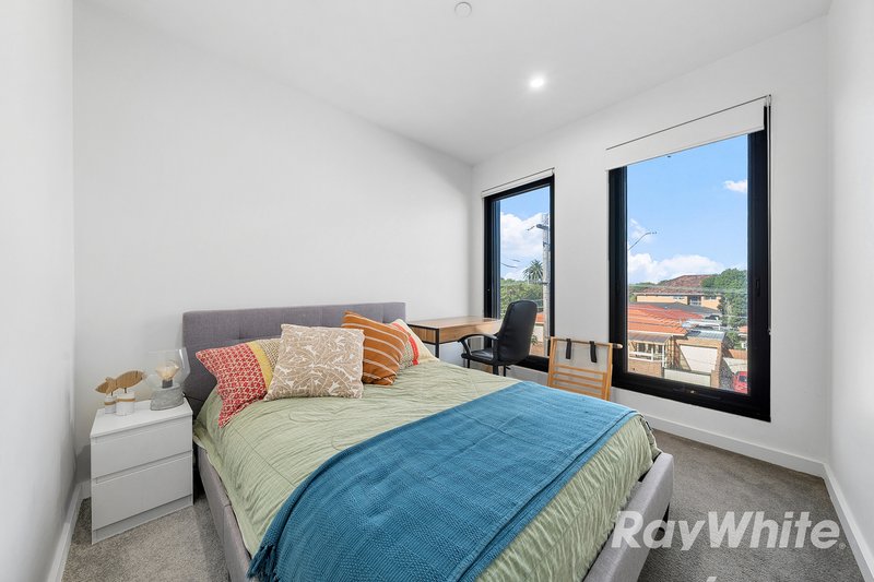 Photo - 203/17 Elliott Avenue, Carnegie VIC 3163 - Image 9