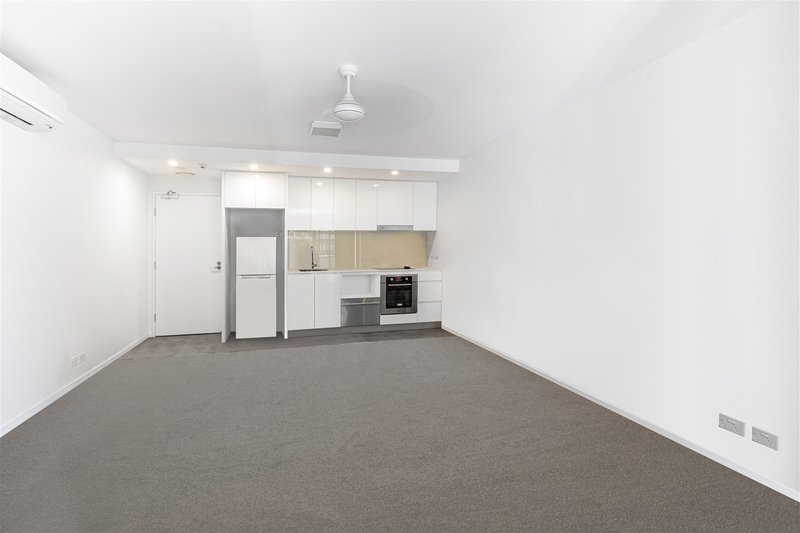 Photo - 203/17 Machinery Street, Bowen Hills QLD 4006 - Image 4