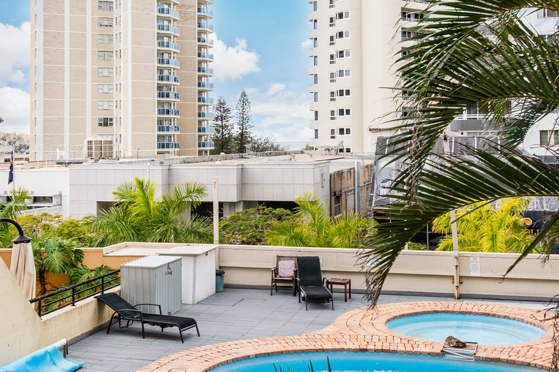 Photo - 203/18-20 Orchid Avenue, Surfers Paradise QLD 4217 - Image 12