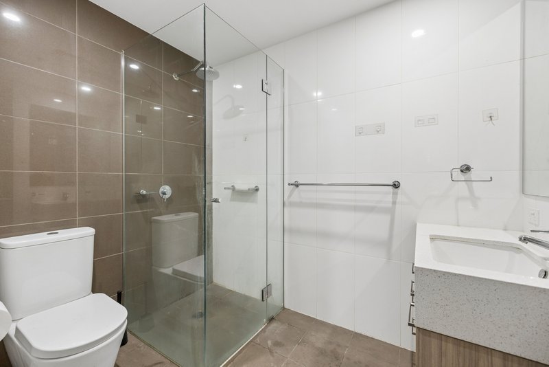 Photo - 203/180 Morphett Street, Adelaide SA 5000 - Image 3