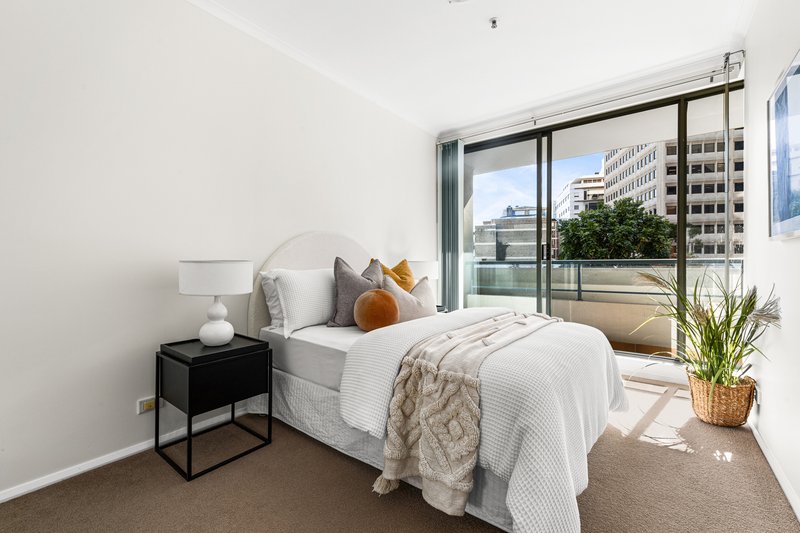 Photo - 203/2-10 Mount Street, North Sydney NSW 2060 - Image 3