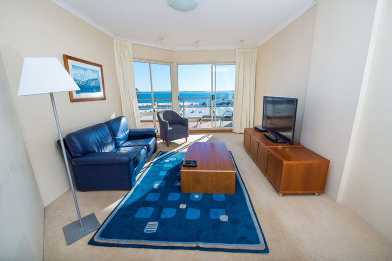 Photo - 203/2 Messines Street, Shoal Bay NSW 2315 - Image 10