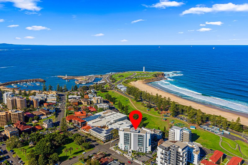 Photo - 203/21 Harbour Street, Wollongong NSW 2500 - Image 3