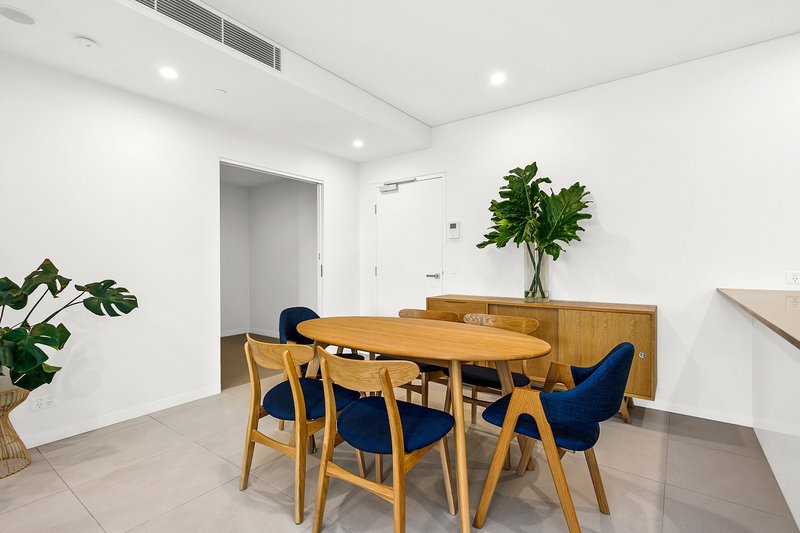 Photo - 203/21 Harbour Street, Wollongong NSW 2500 - Image 5