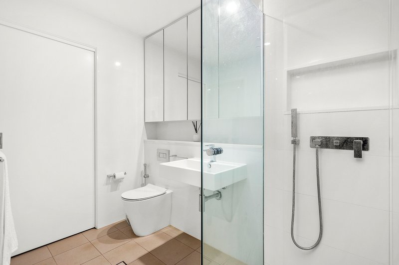 Photo - 203/21 Harbour Street, Wollongong NSW 2500 - Image 8