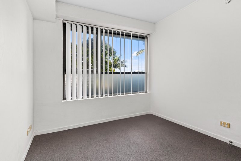 Photo - 203/25 Dix Street, Redcliffe QLD 4020 - Image 3