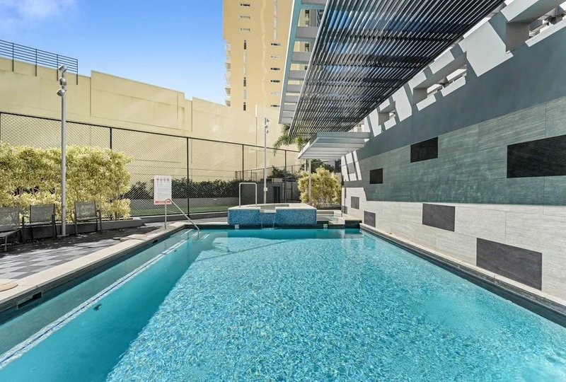 Photo - 203/30 Macrossan Street, Brisbane QLD 4000 - Image 10