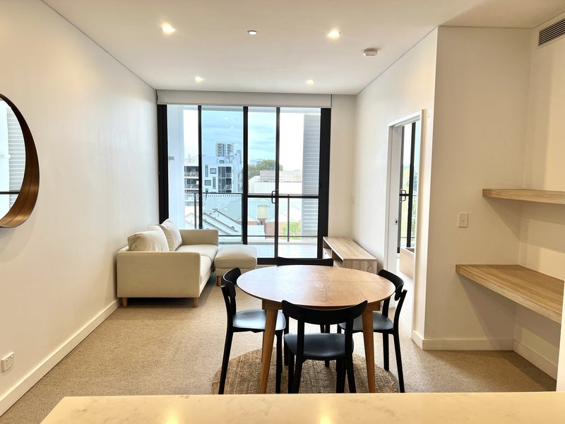 Photo - 203/35 Bronte Street, East Perth WA 6004 - Image 7