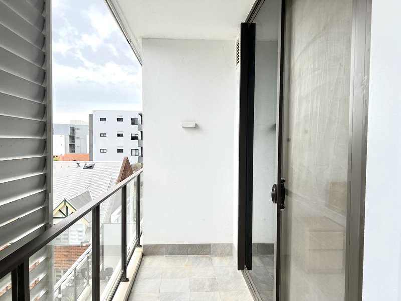 Photo - 203/35 Bronte Street, East Perth WA 6004 - Image 16