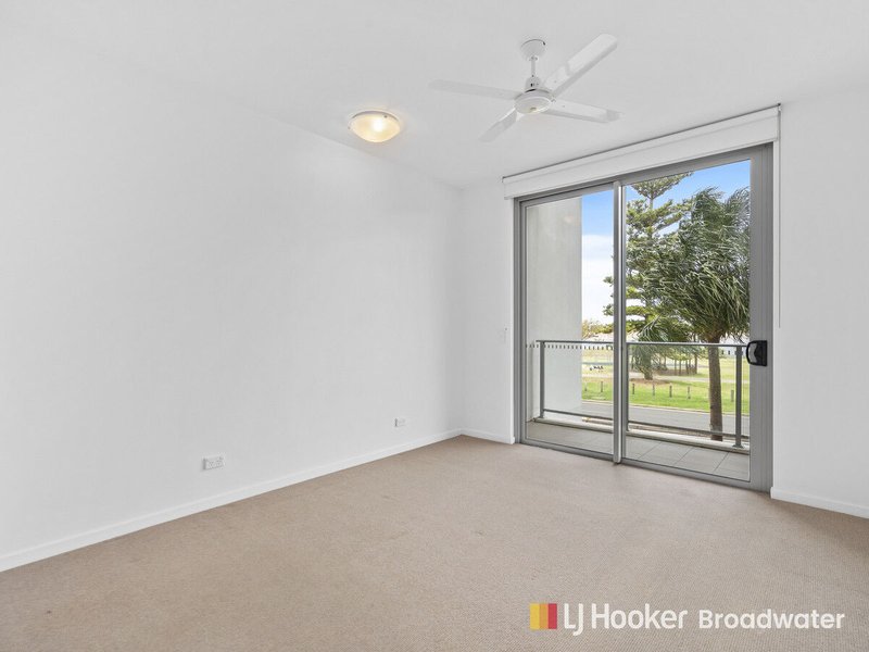 Photo - 203/378 Marine Parade, Labrador QLD 4215 - Image 9