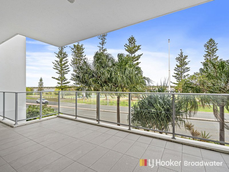 Photo - 203/378 Marine Parade, Labrador QLD 4215 - Image 11