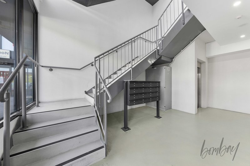 Photo - 203/4 Highlander Drive, Craigieburn VIC 3064 - Image 2