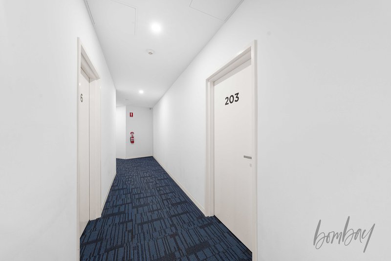 Photo - 203/4 Highlander Drive, Craigieburn VIC 3064 - Image 3