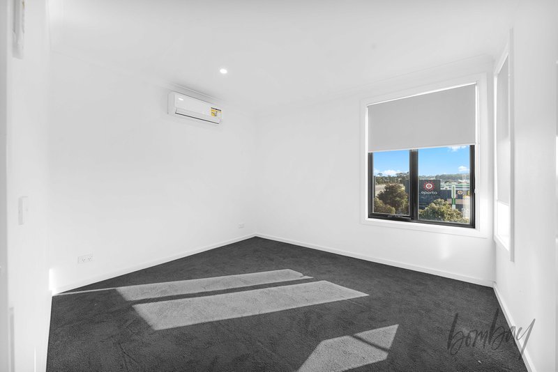 Photo - 203/4 Highlander Drive, Craigieburn VIC 3064 - Image 6