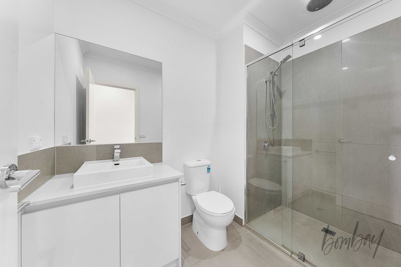 Photo - 203/4 Highlander Drive, Craigieburn VIC 3064 - Image 7