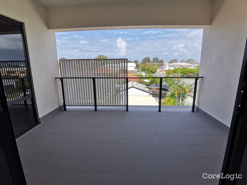 Photo - 203/41 Milton Avenue, Paradise Point QLD 4216 - Image 6