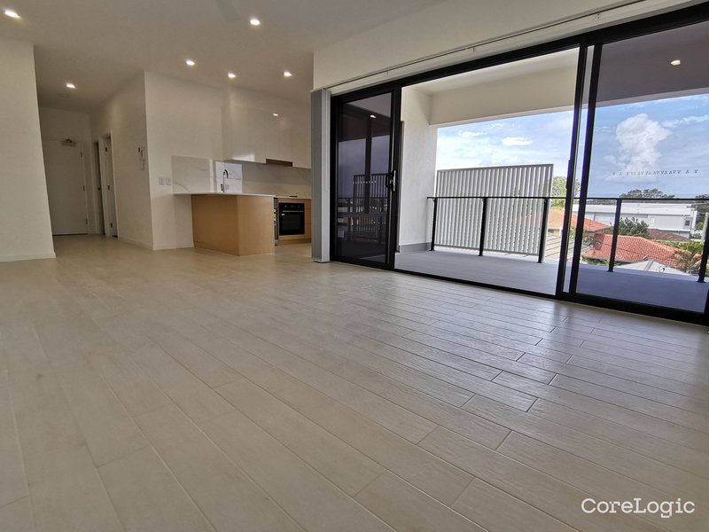 Photo - 203/41 Milton Avenue, Paradise Point QLD 4216 - Image 7