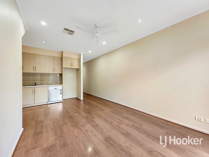 Photo - 20/35 Victoria Parade, Mawson Lakes SA 5095 - Image 4