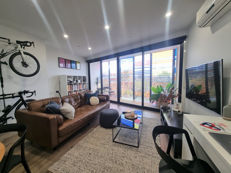 Photo - 203/500 Dandenong Road, Caulfield North VIC 3161 - Image 2