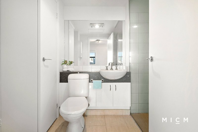 Photo - 203/67-71 Stead Street, South Melbourne VIC 3205 - Image 7