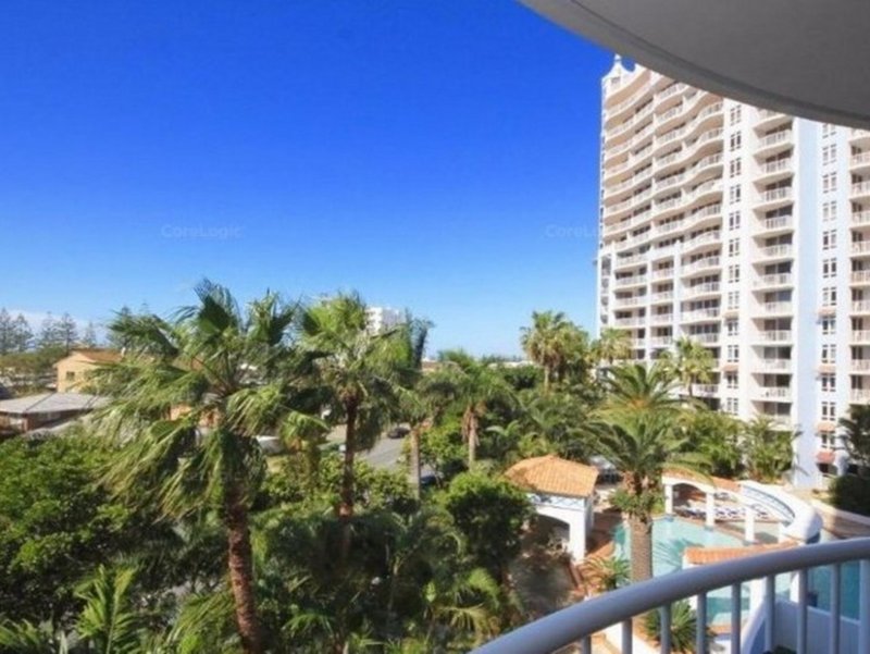 Photo - 2037/2623-2633 Gold Coast Highway, Broadbeach QLD 4218 - Image 6