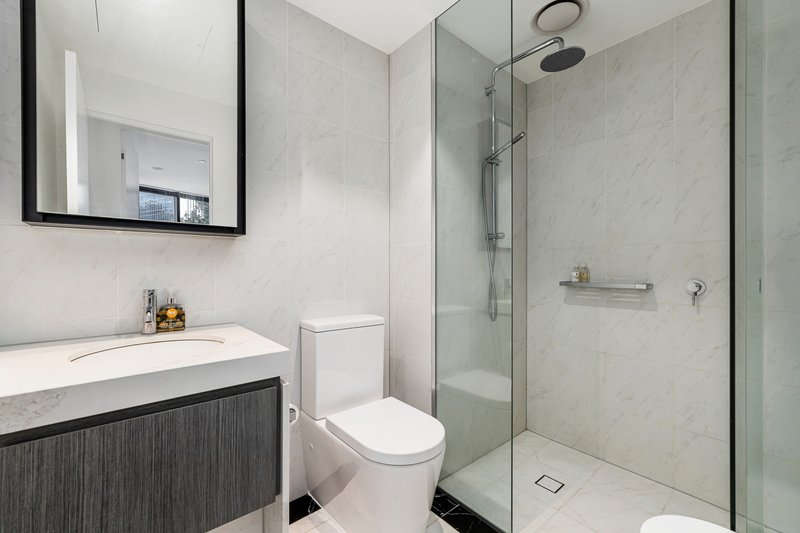 Photo - 203/8 Bowen Crescent, Melbourne VIC 3004 - Image 8