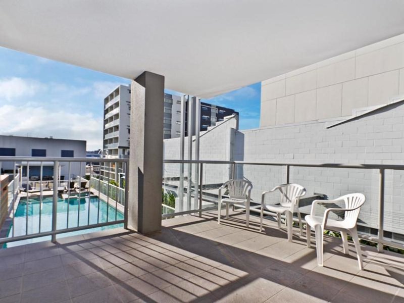 Photo - 203/8 Cordelia Street, South Brisbane QLD 4101 - Image 4