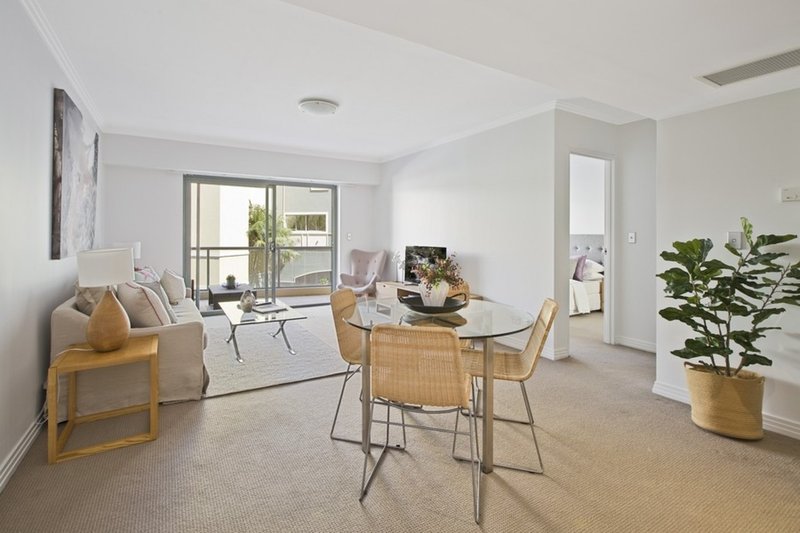 Photo - 203A/9-15 Central Avenue, Manly NSW 2095 - Image 2